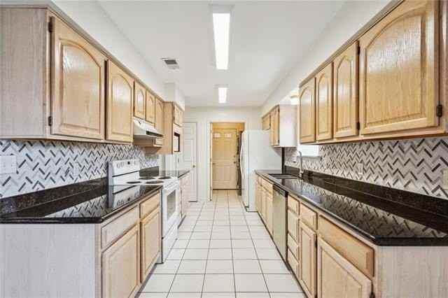 2405 Danny Park - Photo 5 of 25