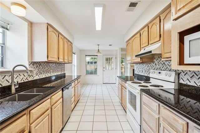 2405 Danny Park - Photo 6 of 25