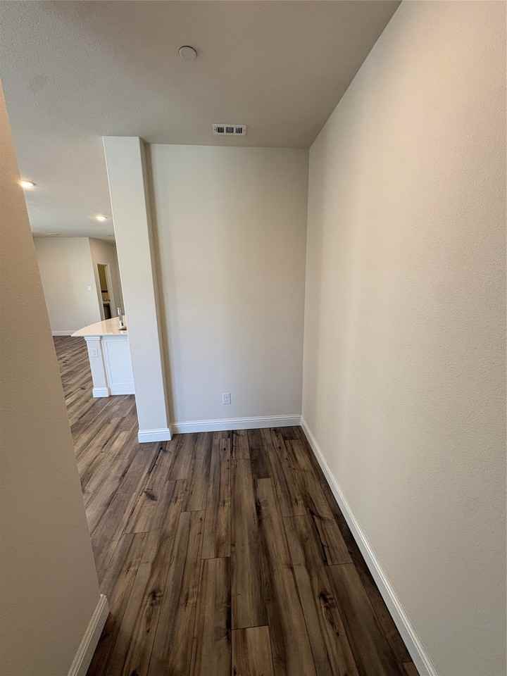416 4th St - Photo 4 of 40