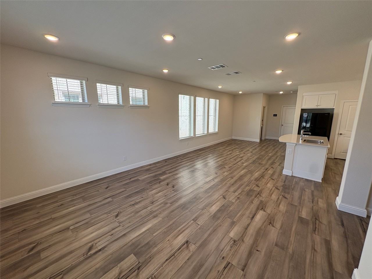 416 4th St - Photo 6 of 40