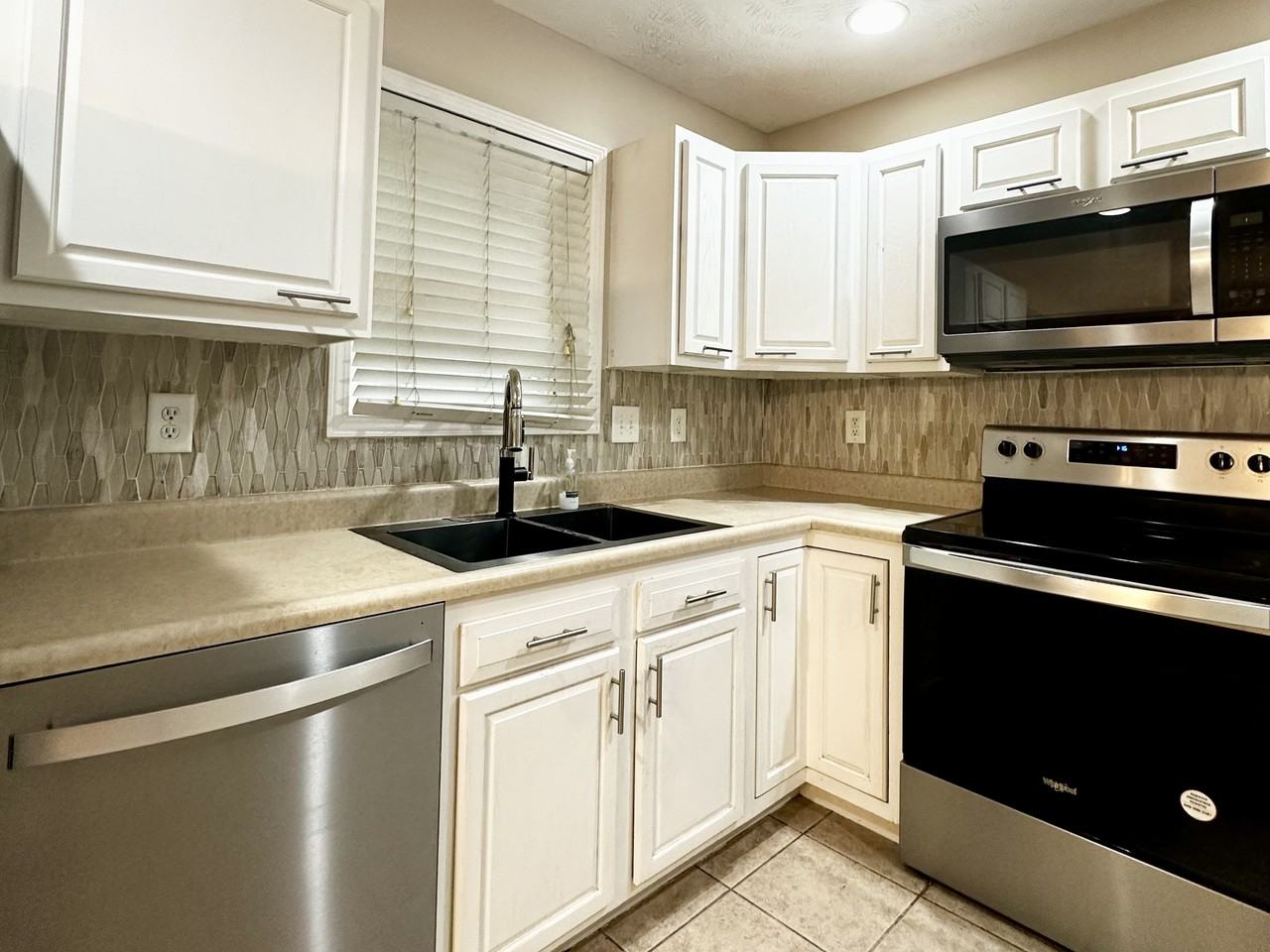 750 Erow Ave #1 - Photo 3 of 18