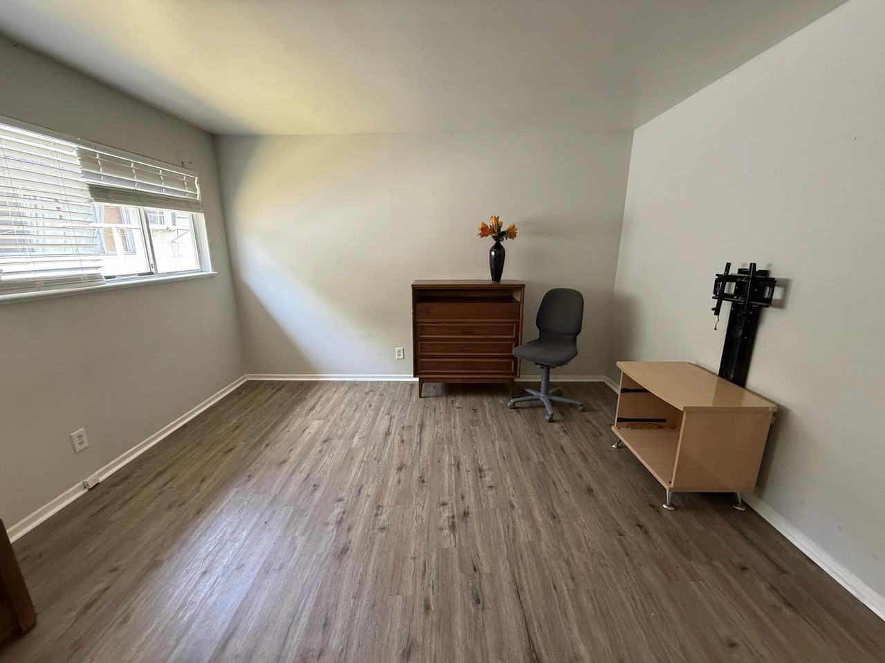 1912 Santa Clara St #4 - Photo 7 of 8
