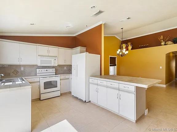 13420 Sw 17th Ct - Photo 2 of 8