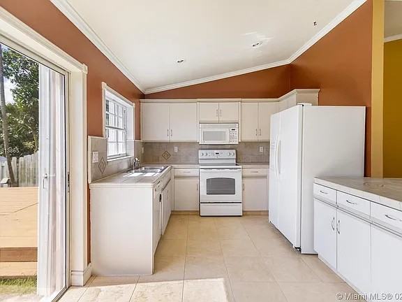13420 Sw 17th Ct - Photo 3 of 8