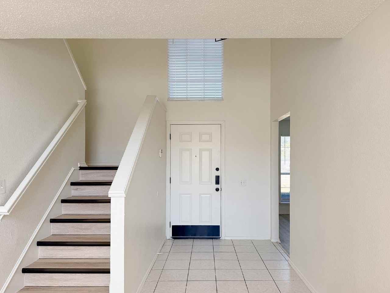 8516 Auburn Dr - Photo 4 of 38