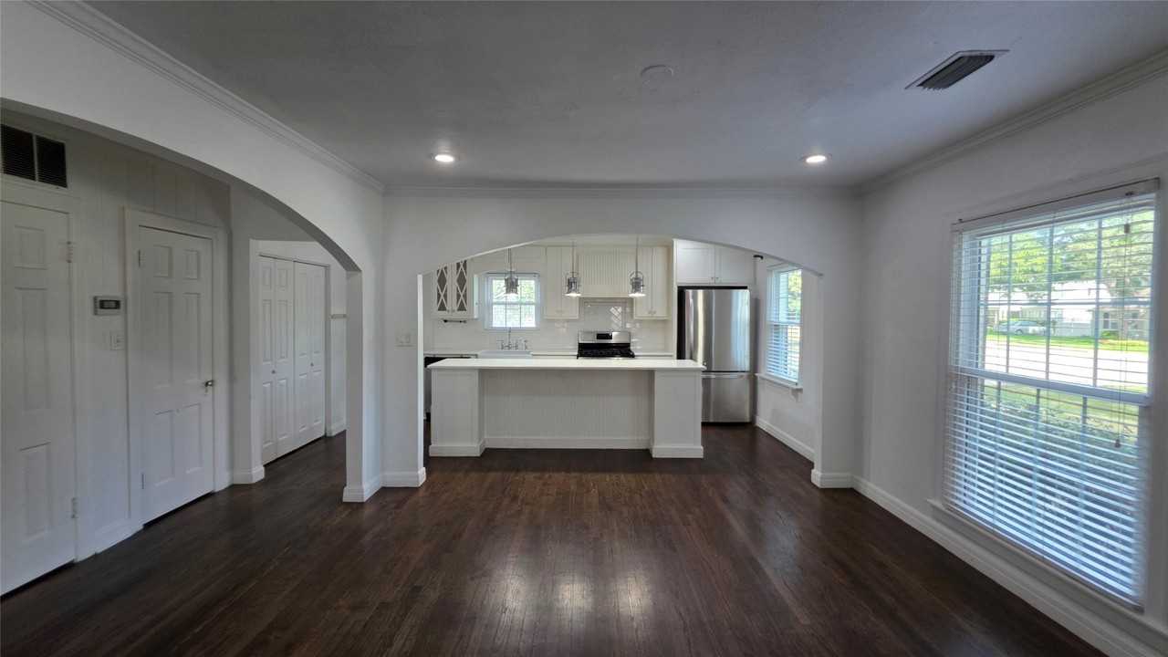 3741 Hilltop Rd - Photo 4 of 28