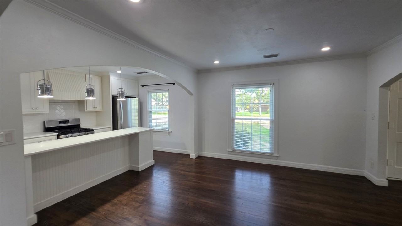 3741 Hilltop Rd - Photo 5 of 28