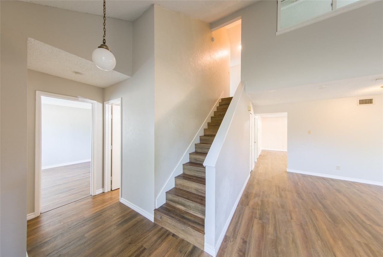 2814 Lancer Ln - Photo 6 of 26