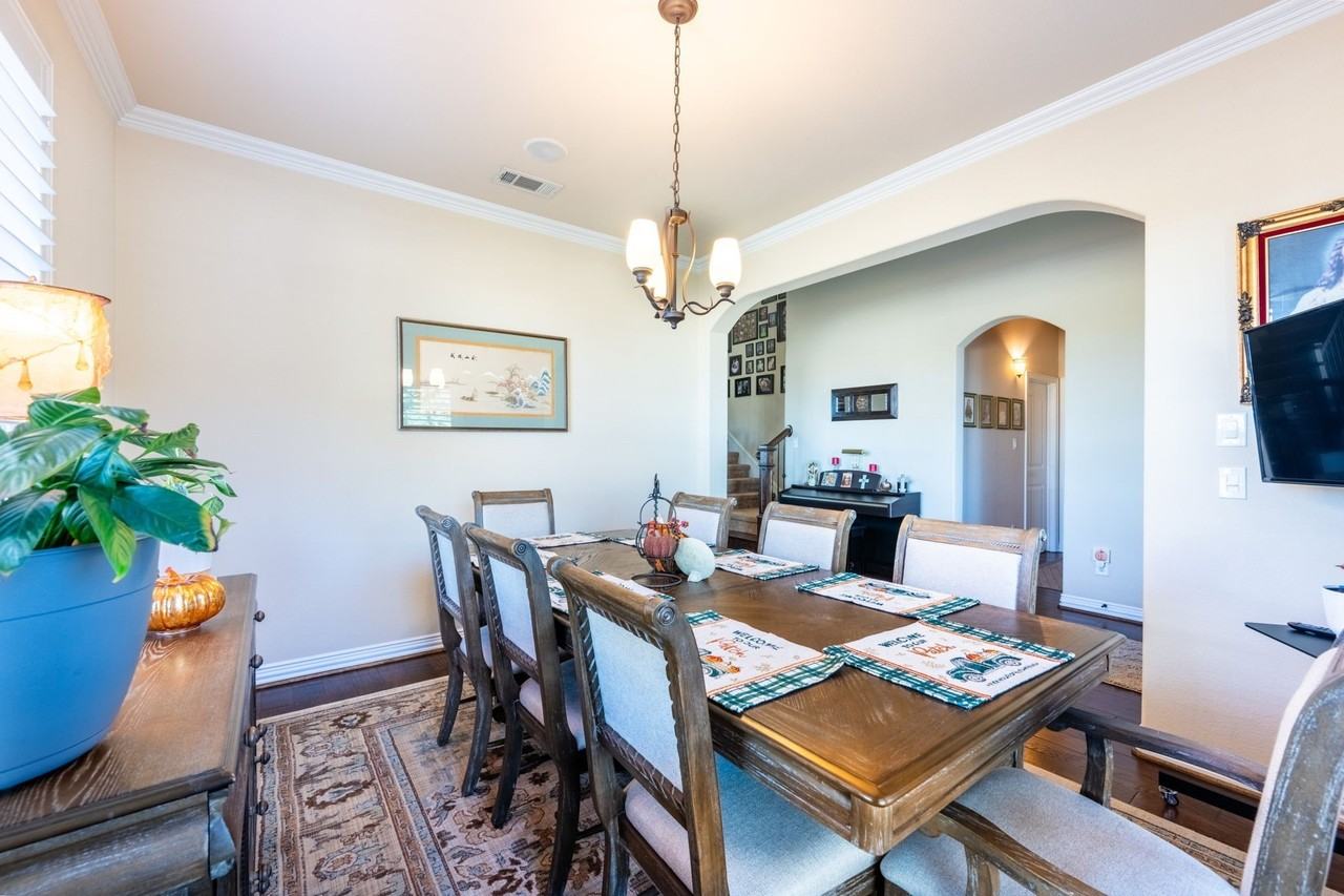 810 Miramar Dr - Photo 4 of 30