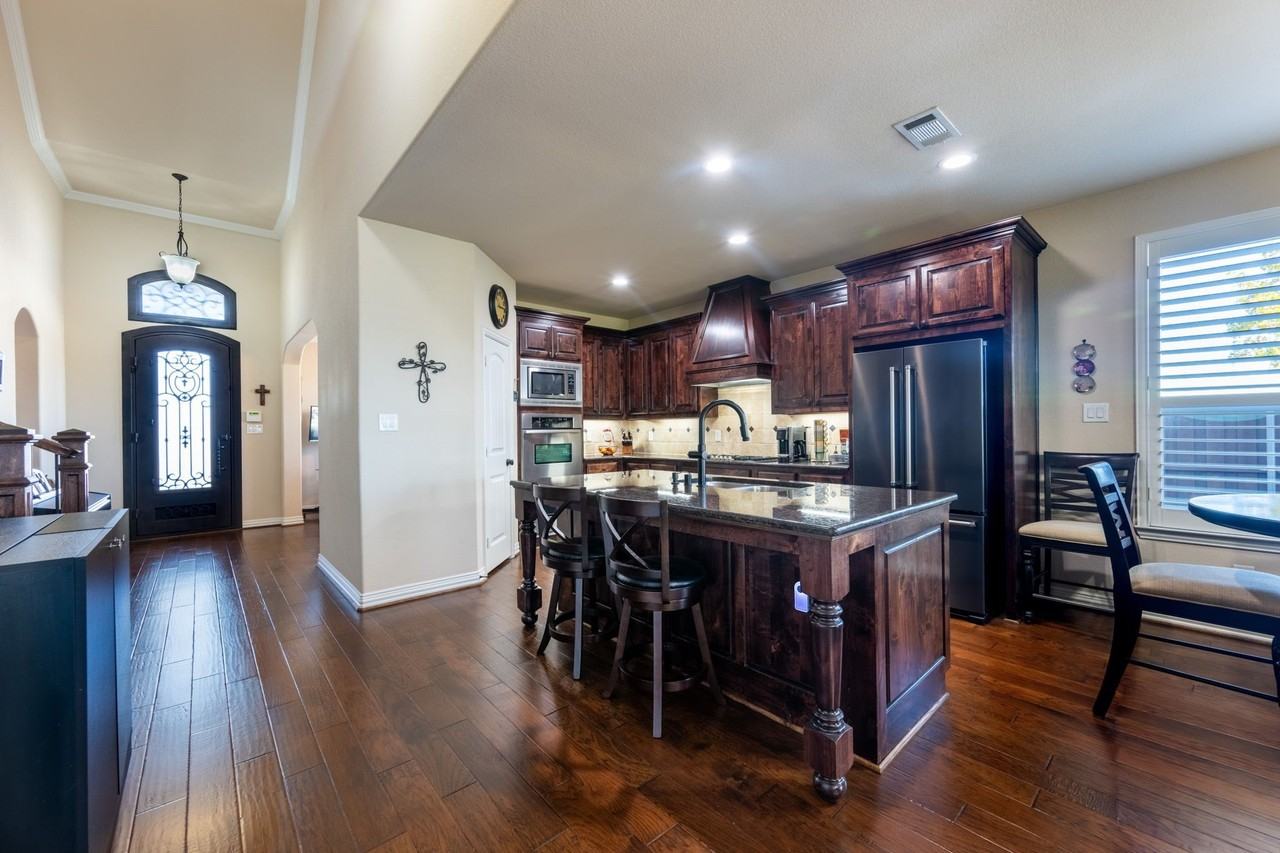 810 Miramar Dr - Photo 6 of 30