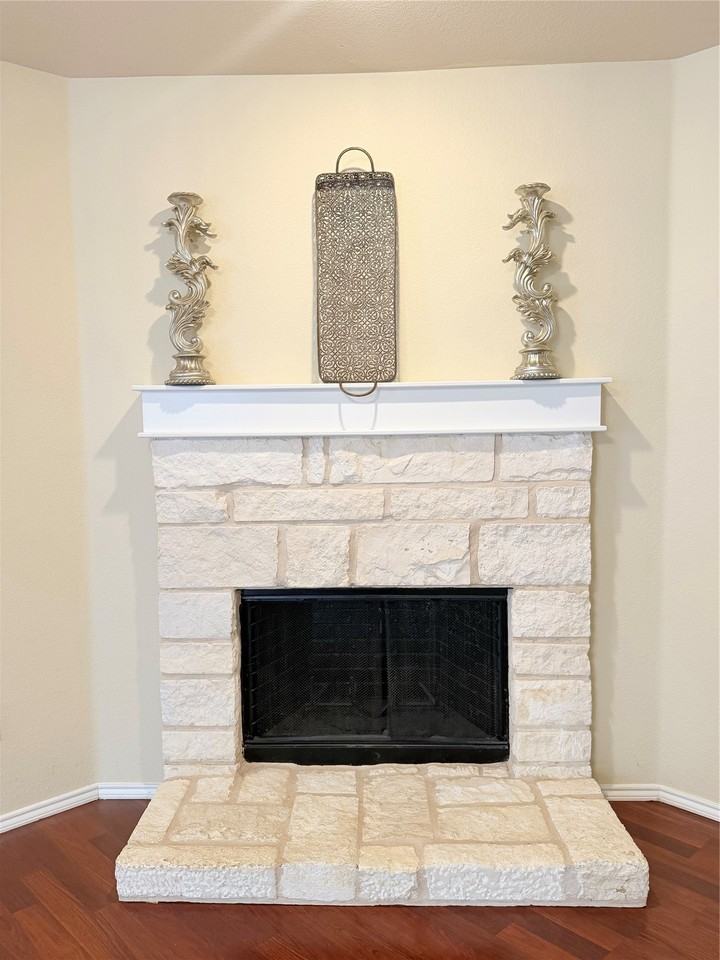 1420 Nicholas Ln - Photo 4 of 21