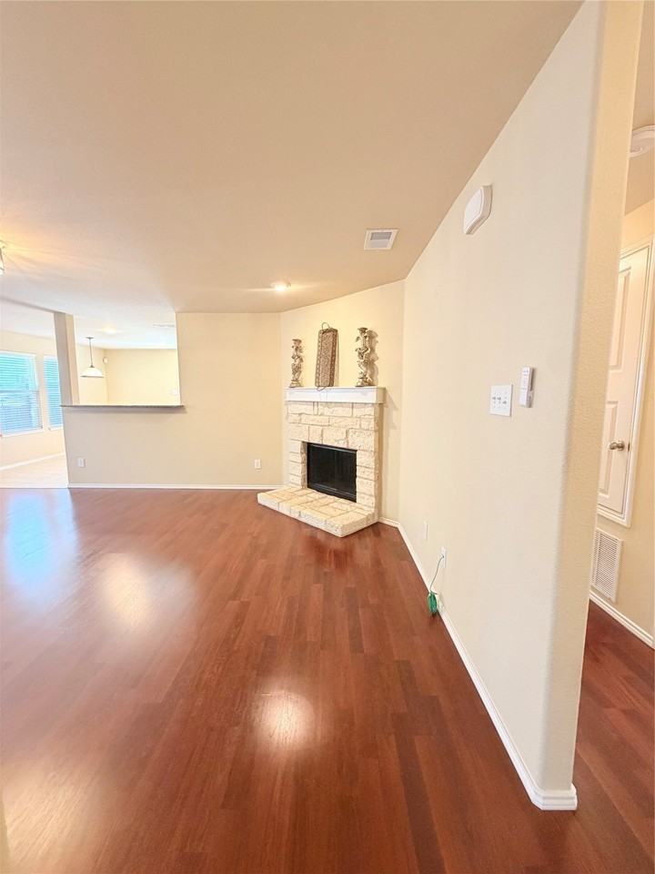 1420 Nicholas Ln - Photo 7 of 21