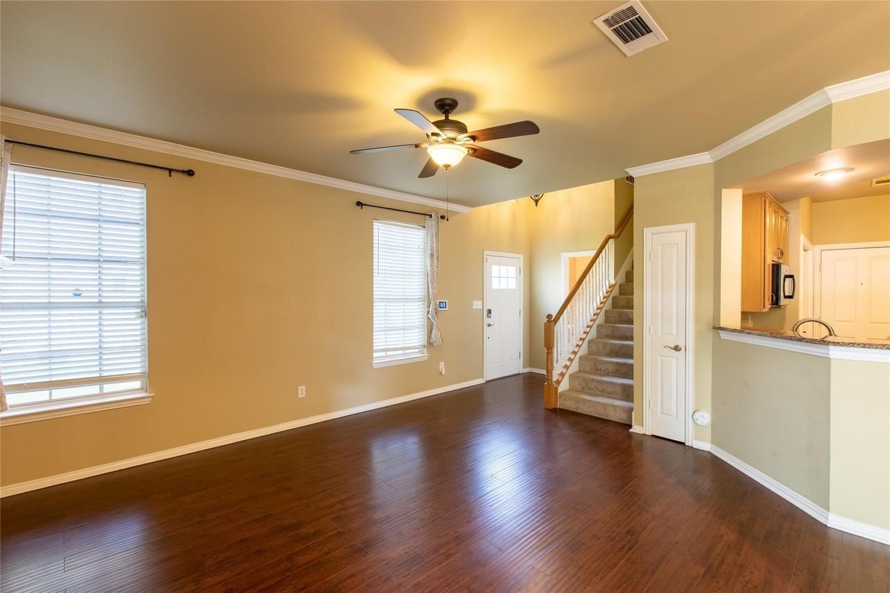 609 Regency Dr - Photo 7 of 29