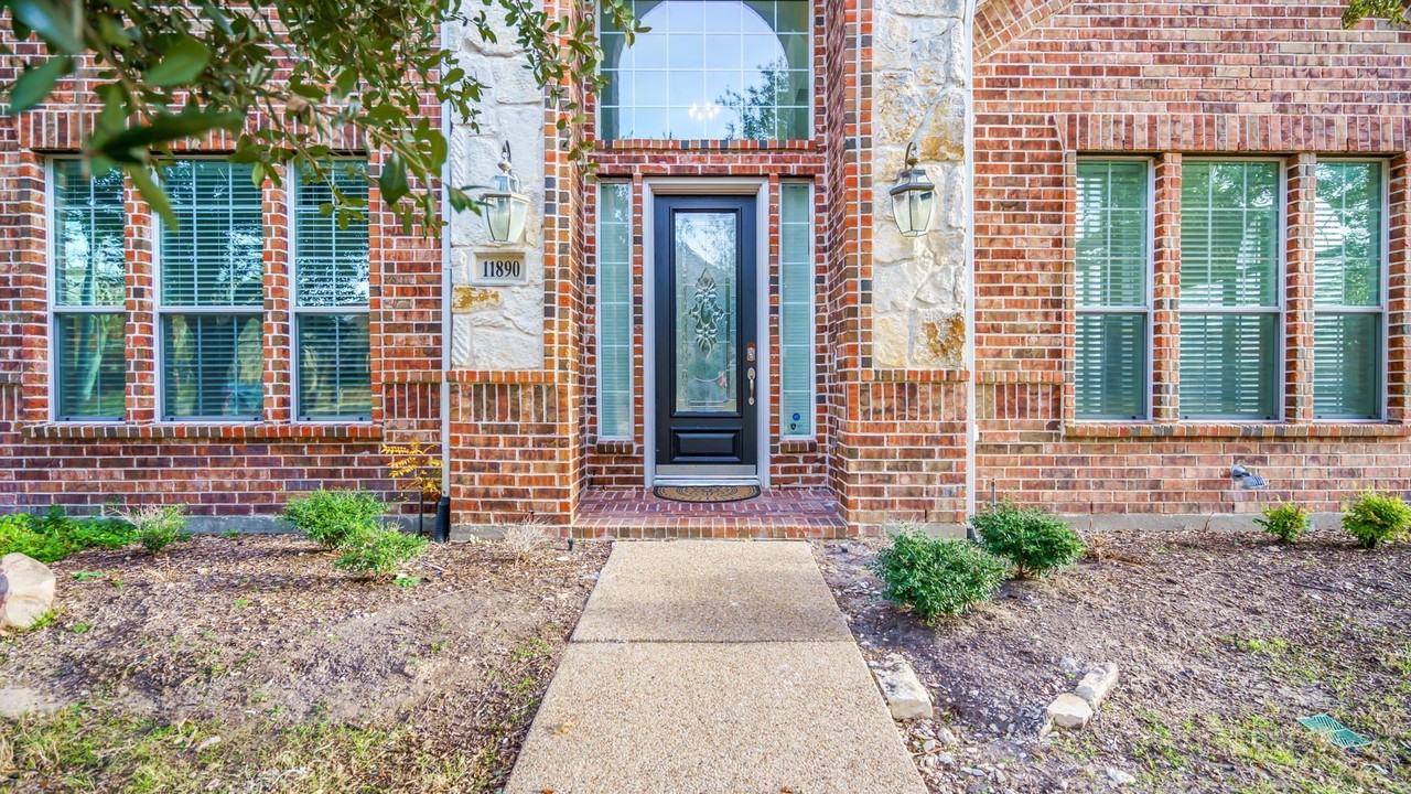 11890 Forge Dr - Photo 4 of 40