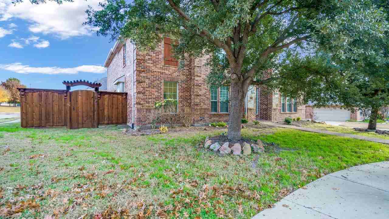 11890 Forge Dr - Photo 6 of 40