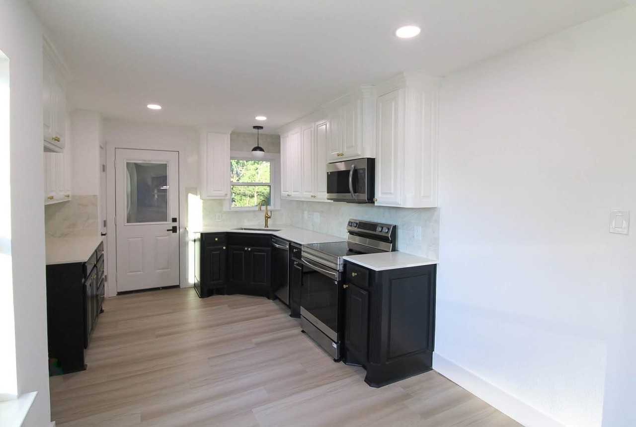 4809 S Ridge Ter - Photo 7 of 21