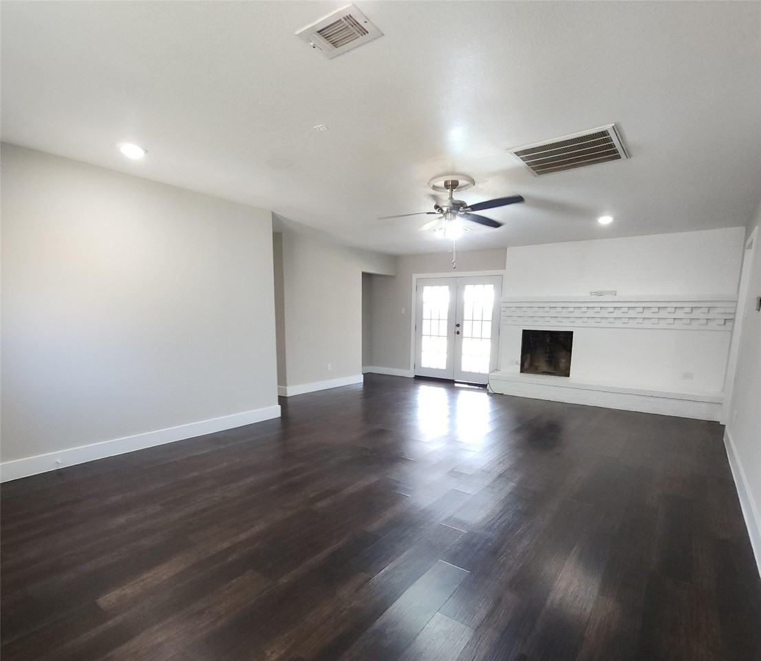 1000 La Villeta St - Photo 3 of 20