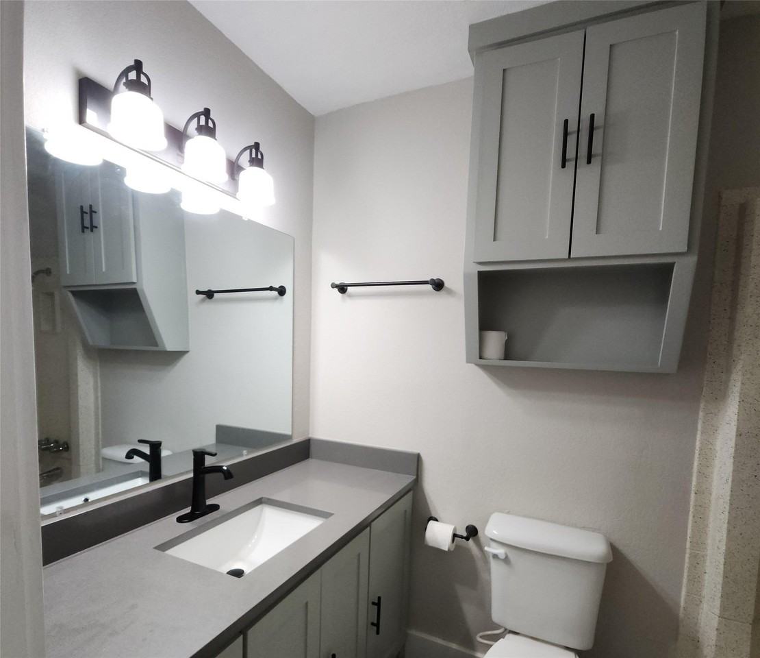 1000 La Villeta St - Photo 4 of 20