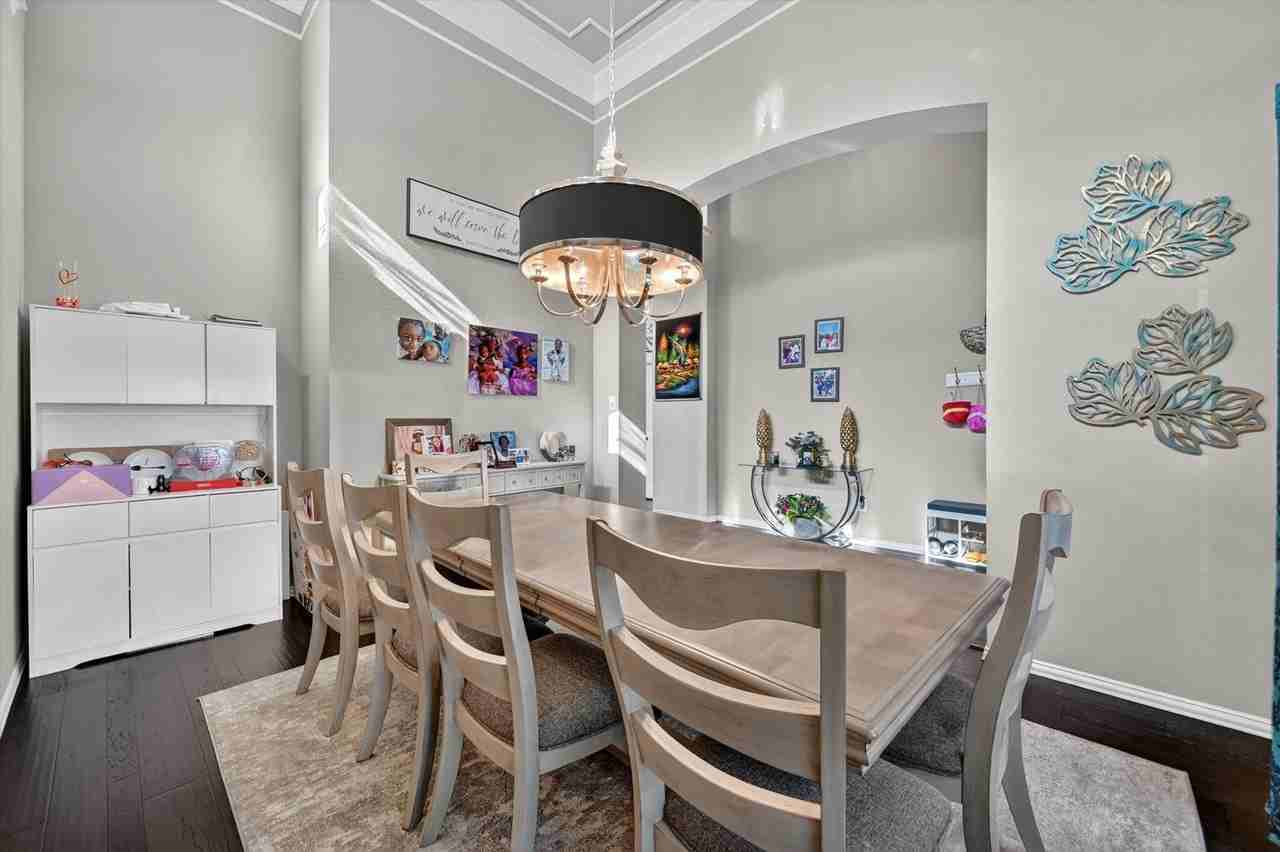 8136 Black Ash Dr - Photo 5 of 39