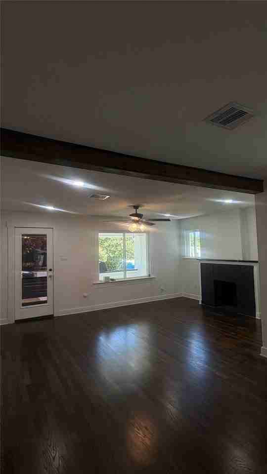 2806 Windsor Ave - Photo 3 of 14