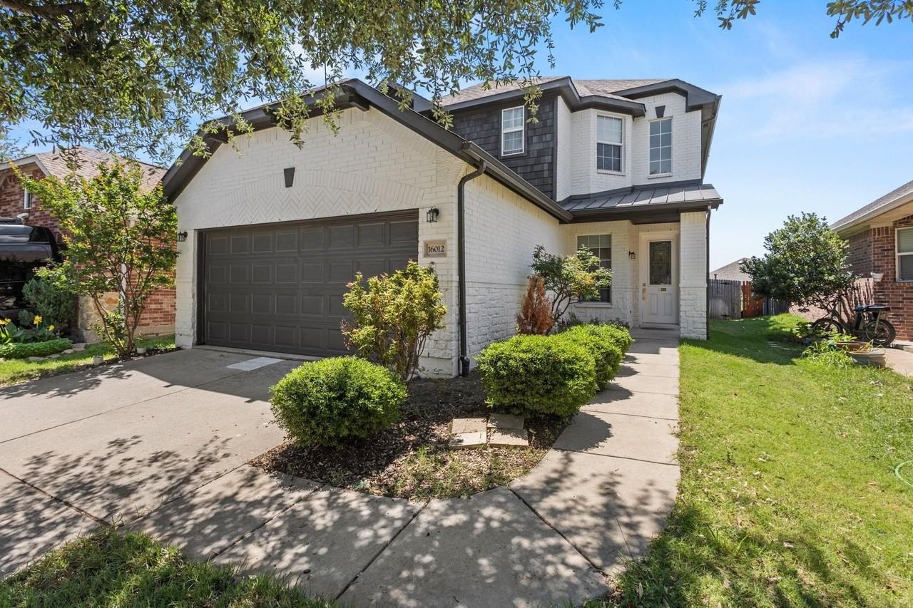 16012 Alvarado Dr - Photo 2 of 21