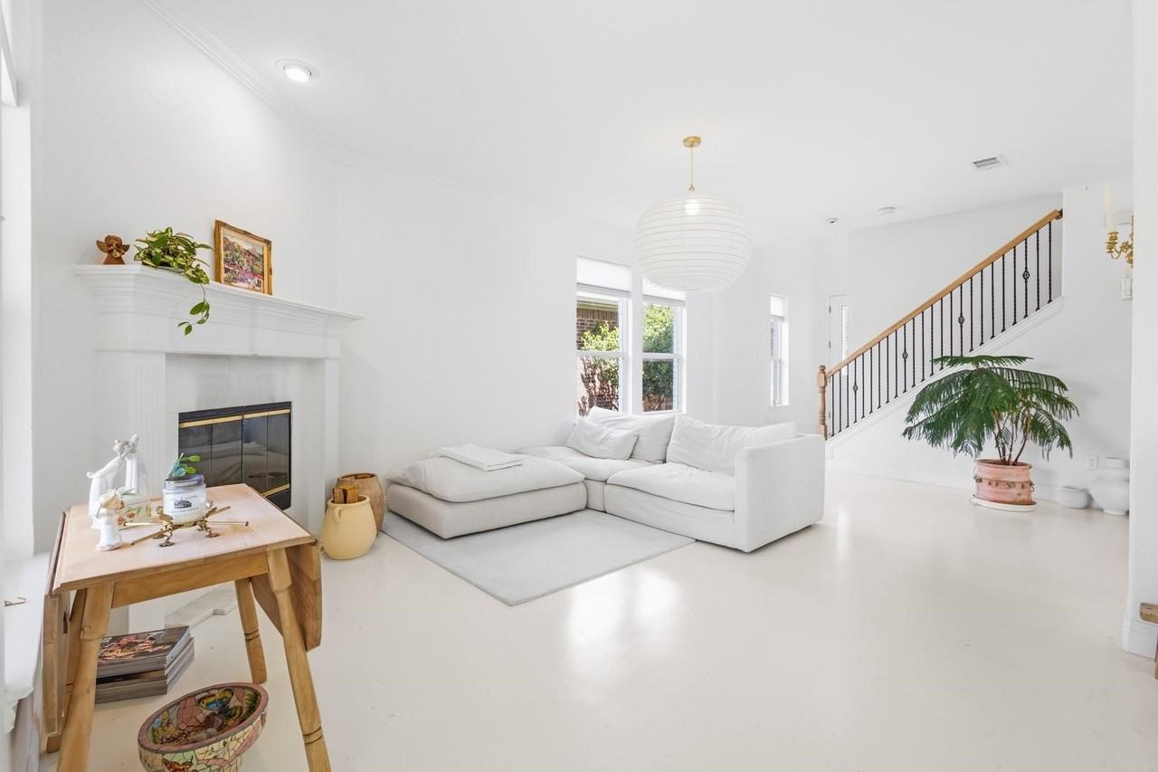16012 Alvarado Dr - Photo 6 of 21