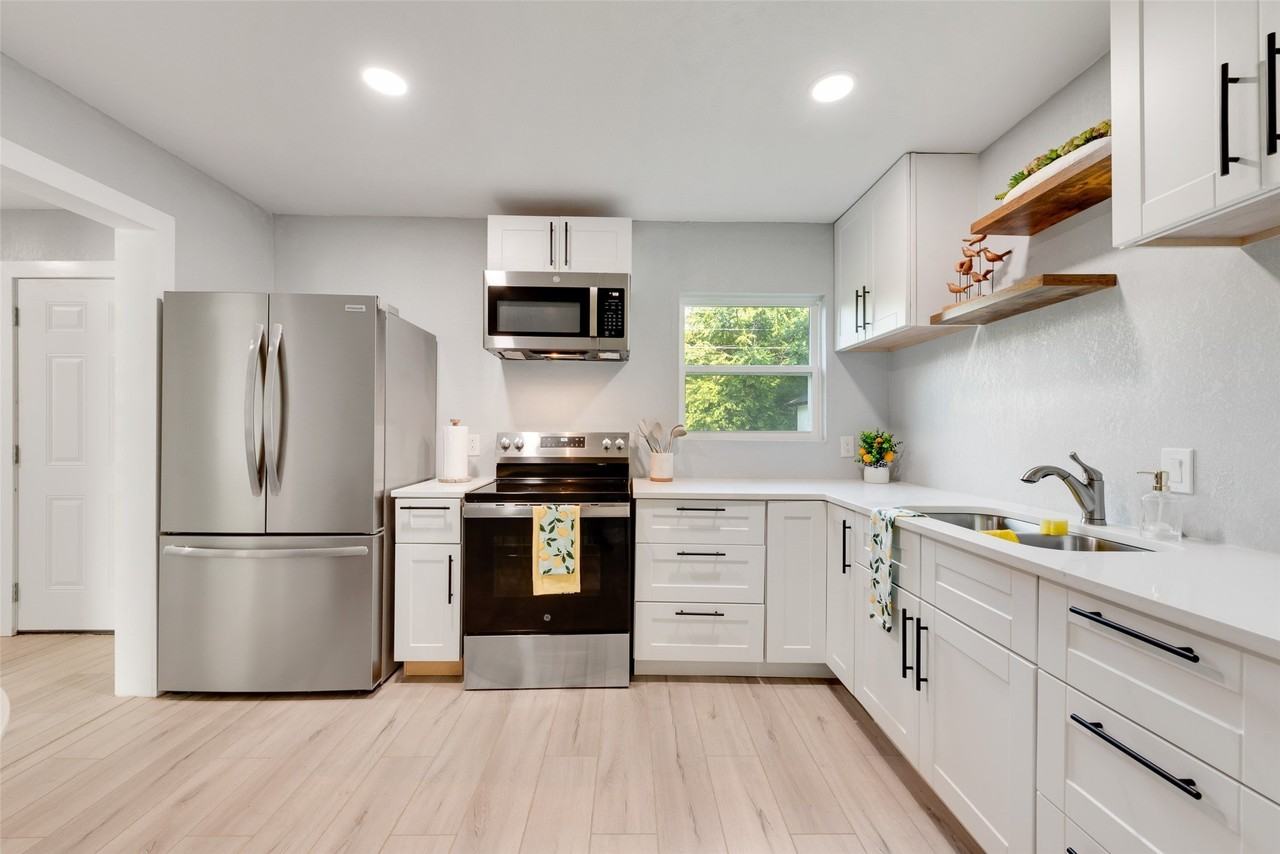 228 Harrison Ln - Photo 6 of 13