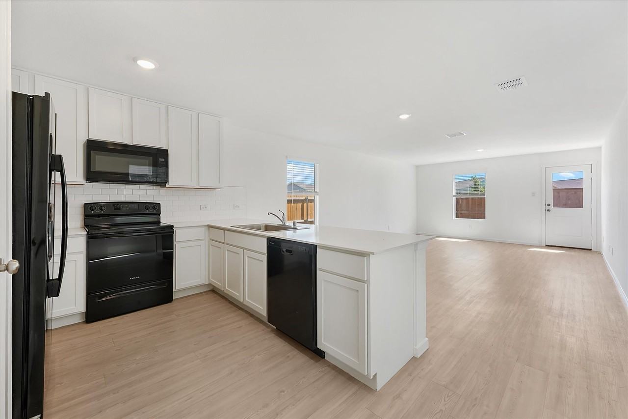 6845 Bramblewood Dr - Photo 2 of 18