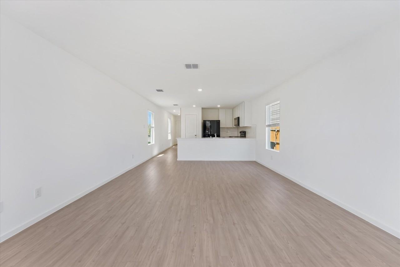 6845 Bramblewood Dr - Photo 3 of 18