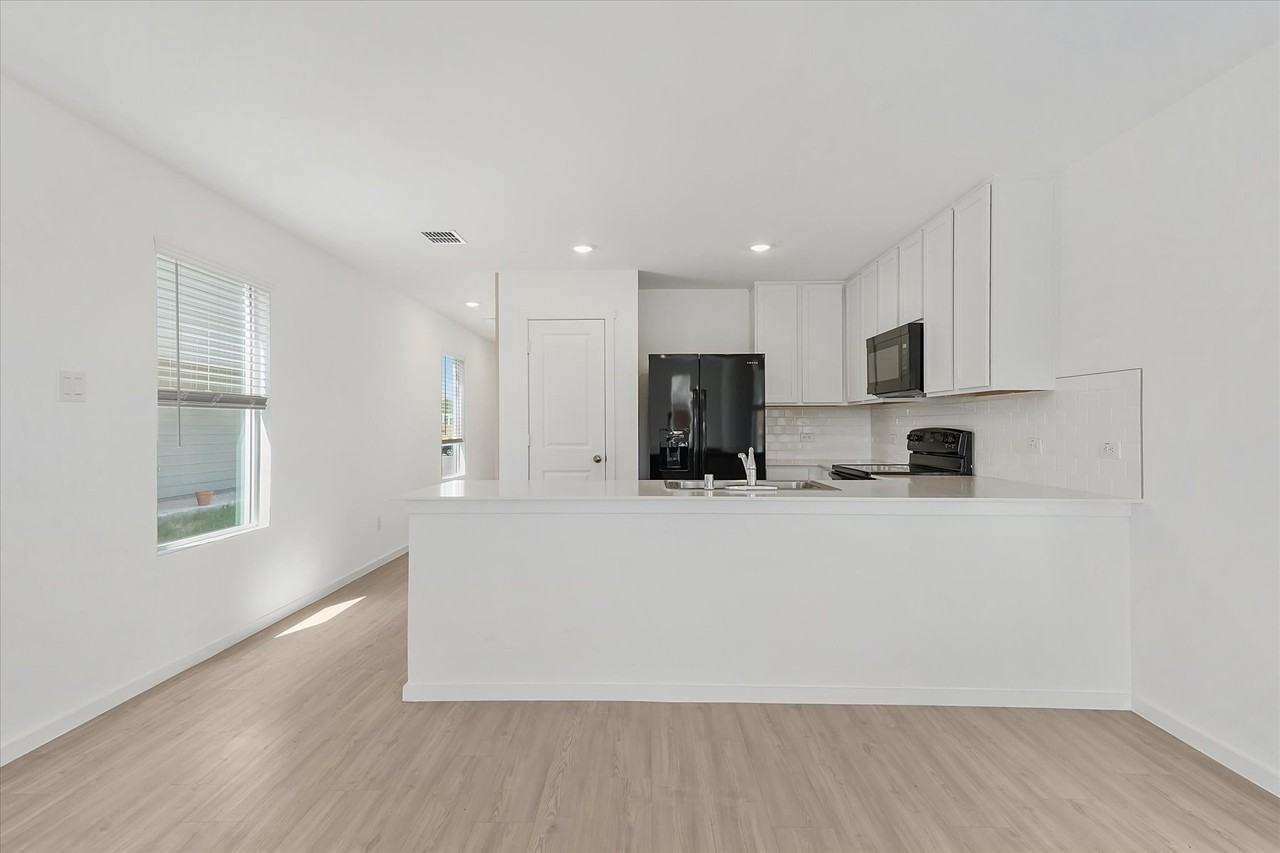 6845 Bramblewood Dr - Photo 4 of 18