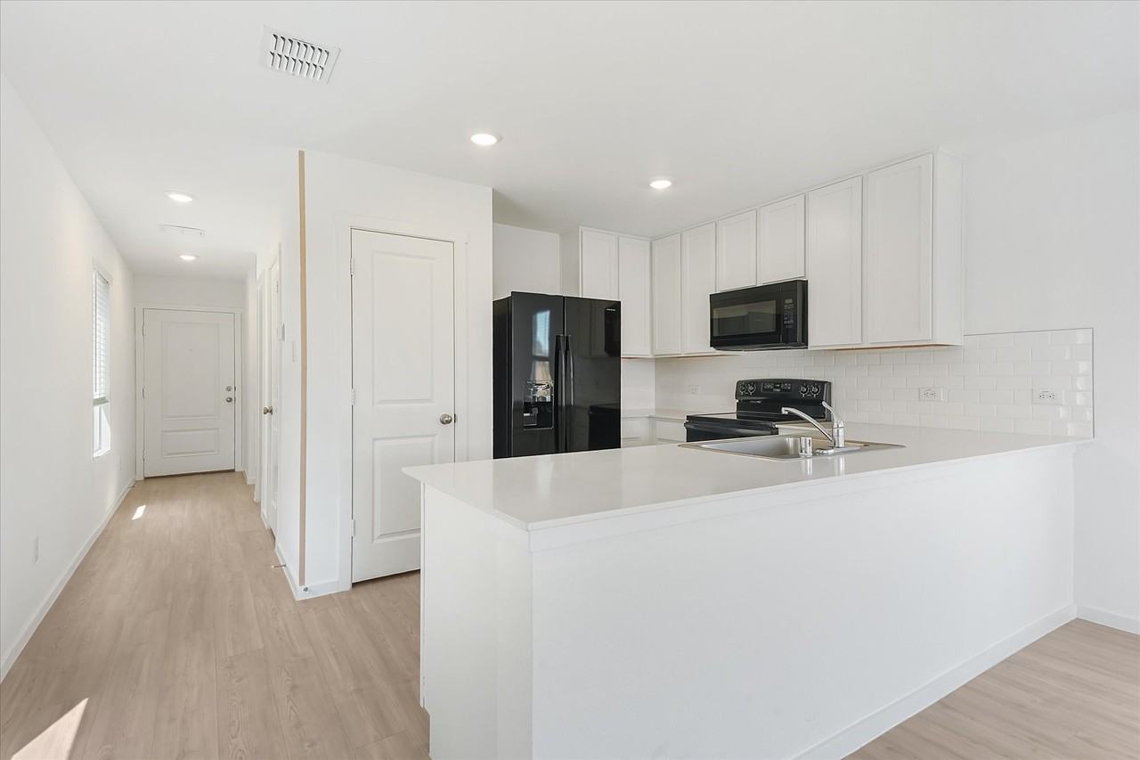 6845 Bramblewood Dr - Photo 5 of 18