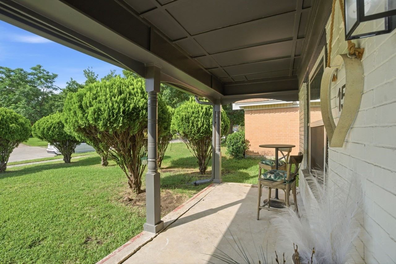 1513 Japonica Ln - Photo 5 of 28