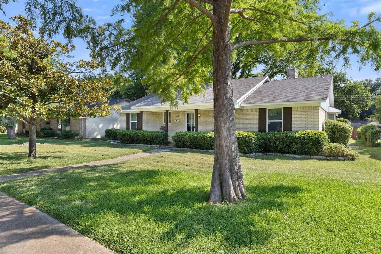 4765 Stallcup Dr - Photo 3 of 30