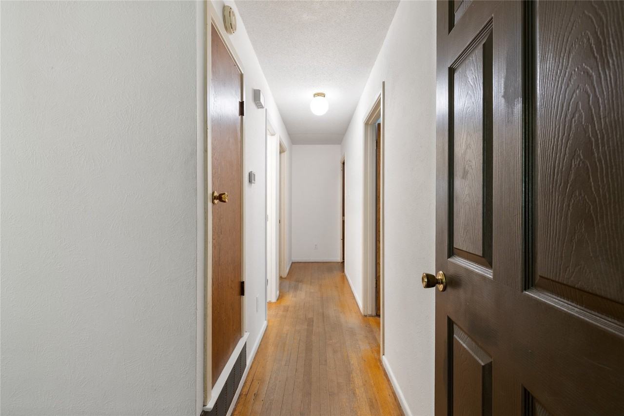 4765 Stallcup Dr - Photo 5 of 30