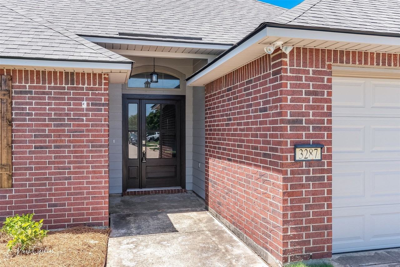3287 Grand Lake Dr - Photo 2 of 18