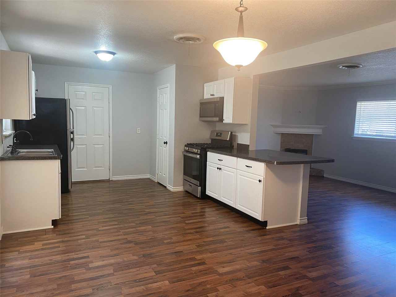 308 Case St - Photo 5 of 15