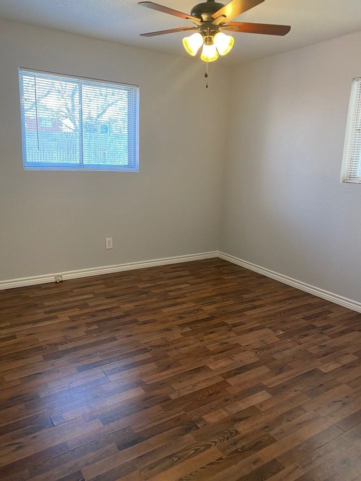 308 Case St - Photo 7 of 15