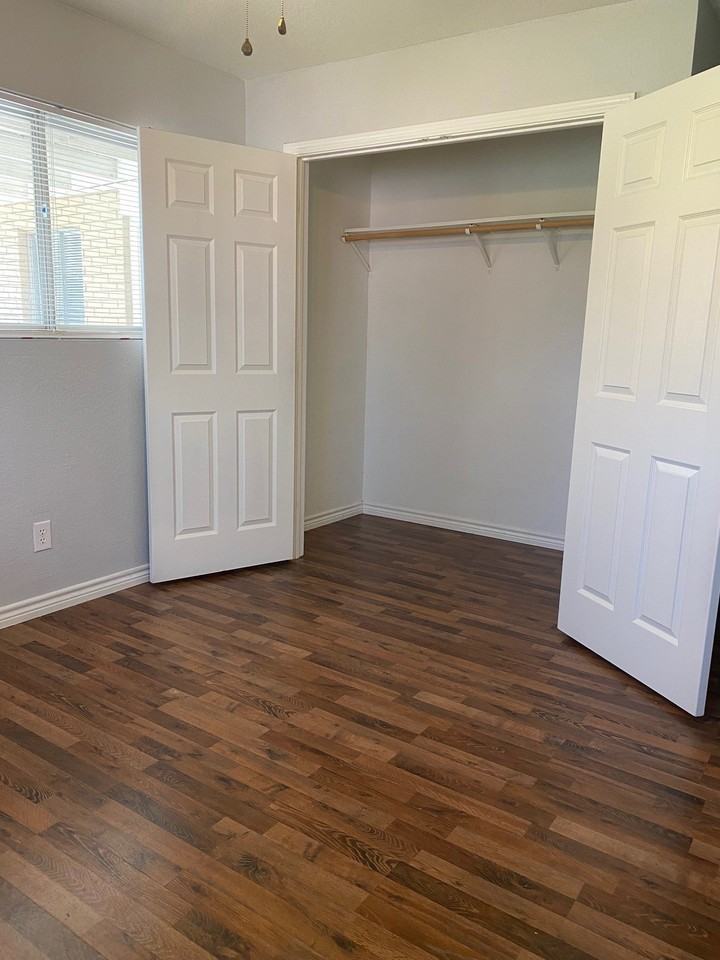 308 Case St - Photo 7 of 15
