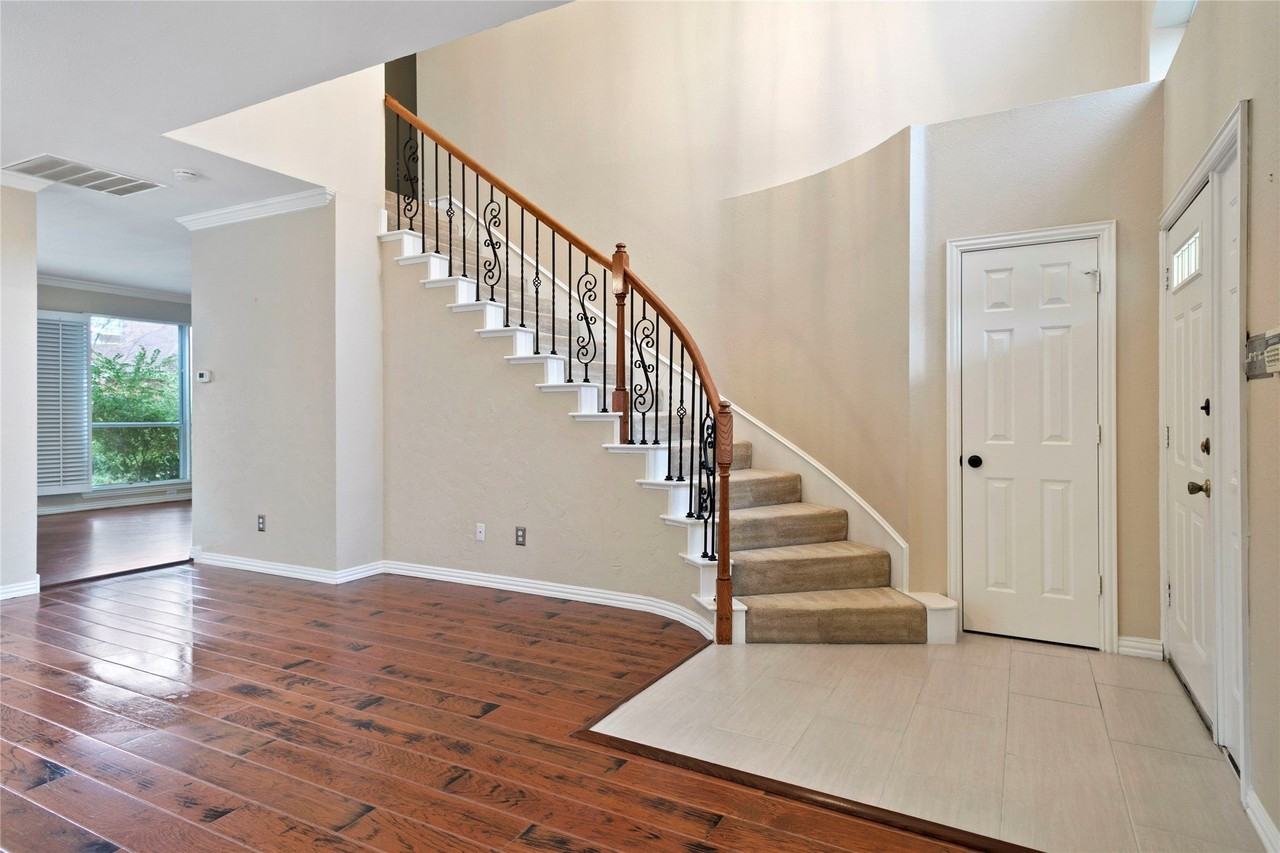 3777 Meadowcreek Cir - Photo 3 of 26
