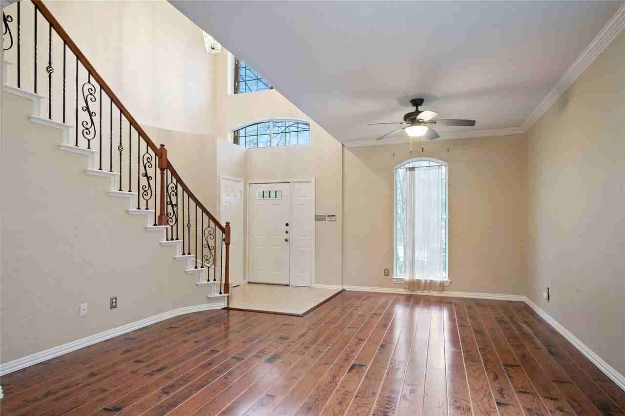 3777 Meadowcreek Cir - Photo 4 of 26