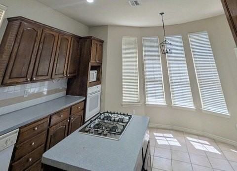 3101 Wareham Ln - Photo 3 of 8