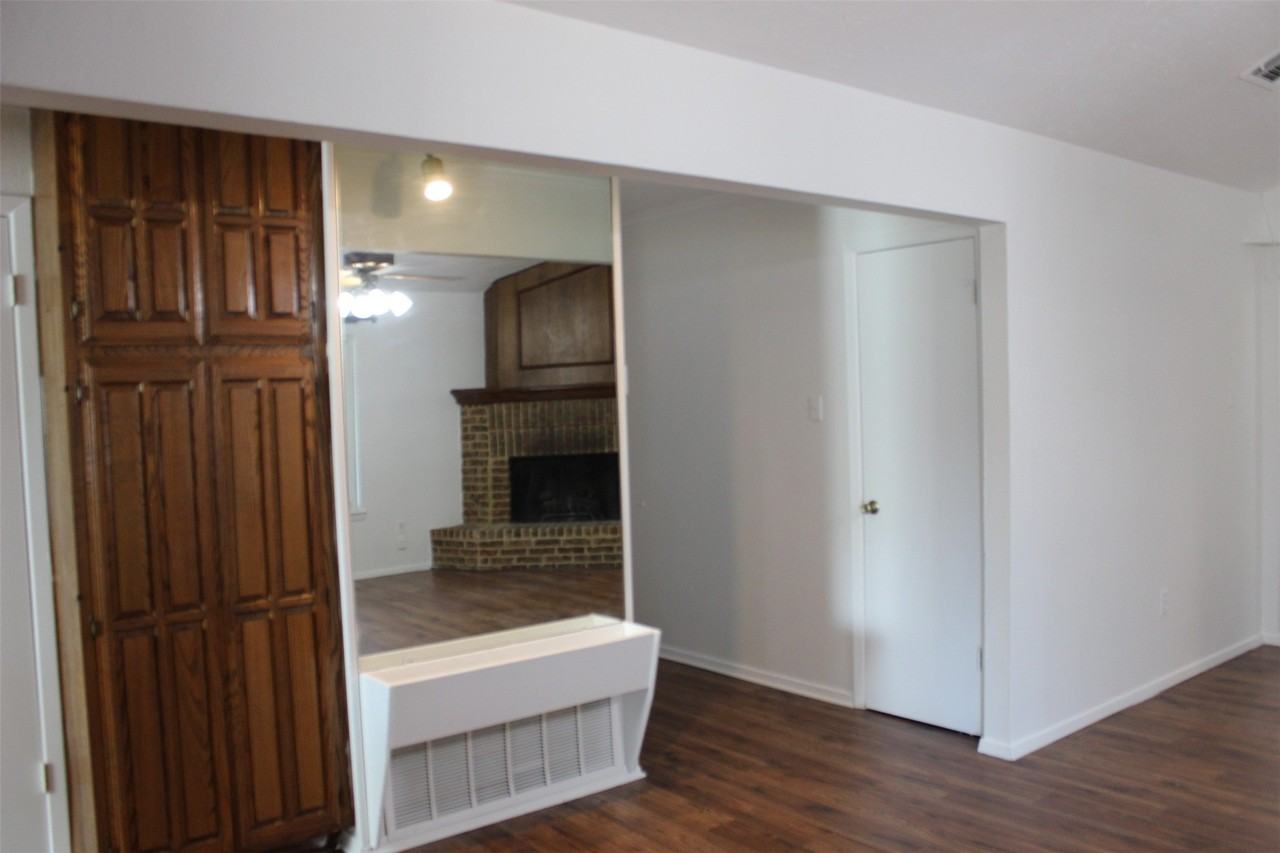 8780 Kimberly Ln - Photo 3 of 40