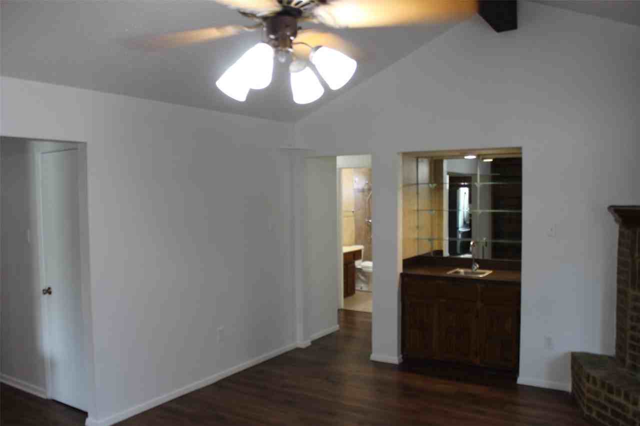 8780 Kimberly Ln - Photo 4 of 40