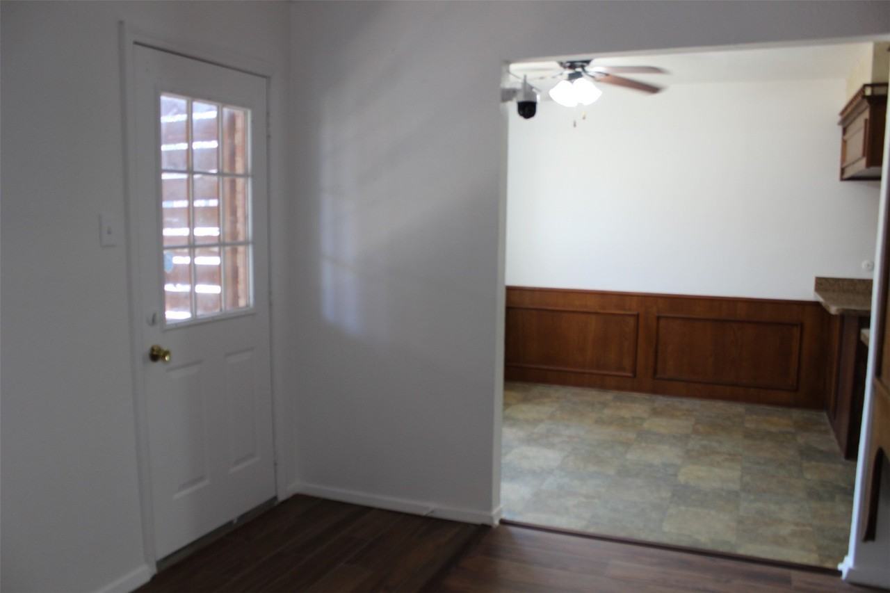 8780 Kimberly Ln - Photo 6 of 40