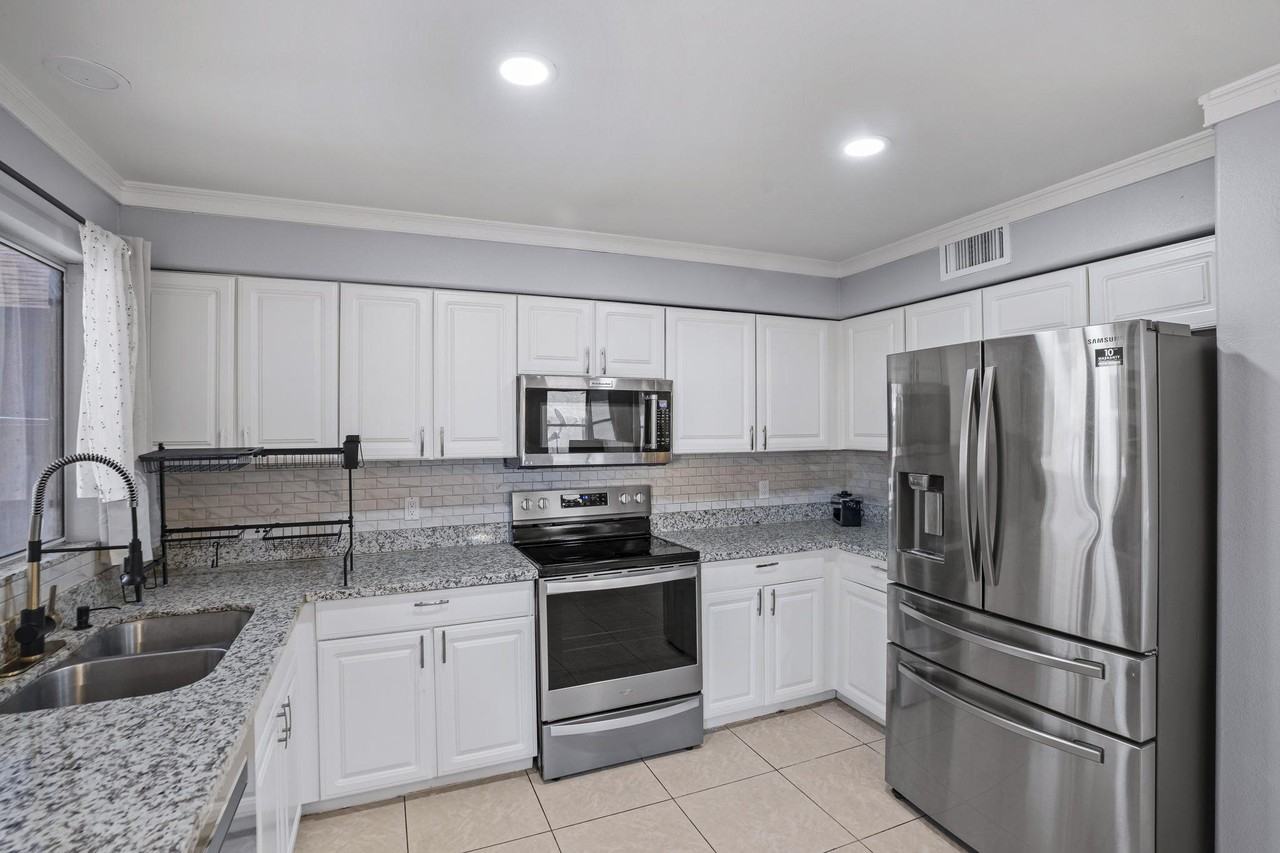 N Stapley Dr - Photo 3 of 8