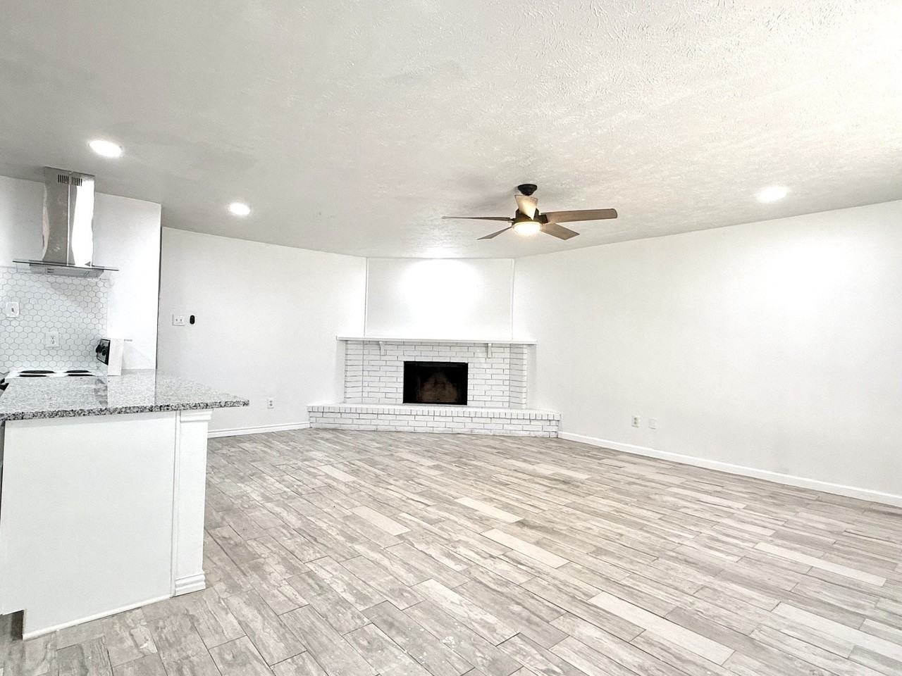 545 Oldbridge Dr - Photo 2 of 18