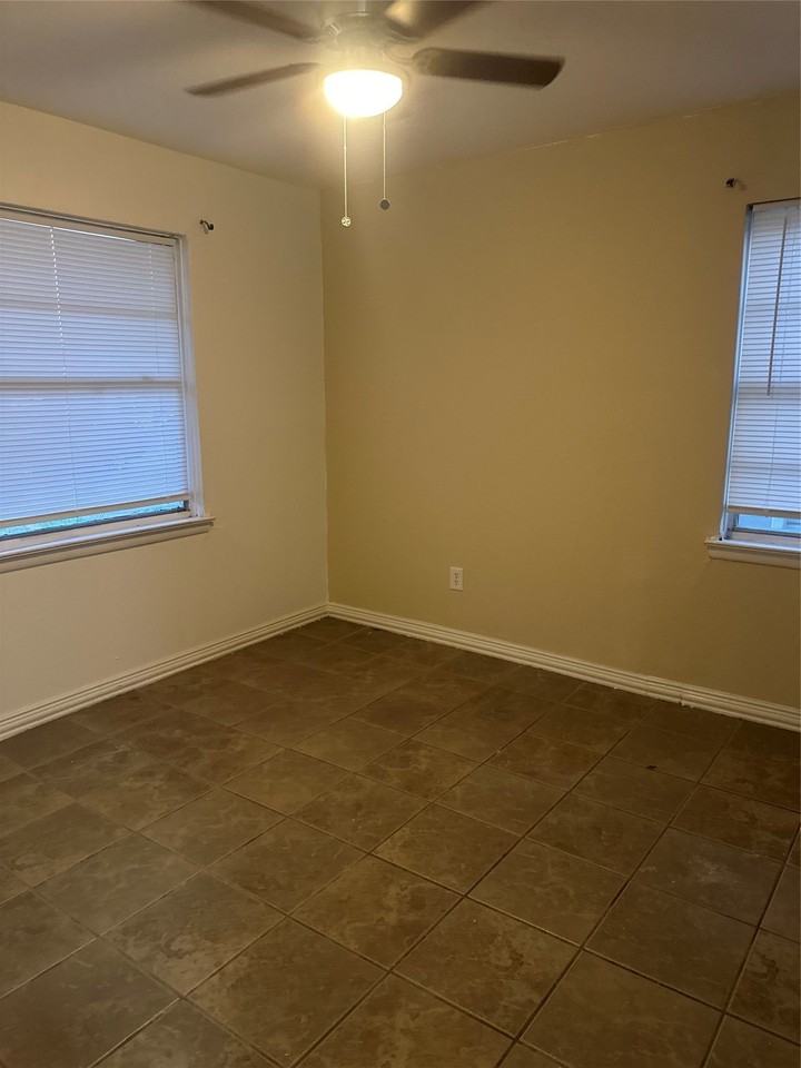 12125 Bellafonte Dr - Photo 2 of 18