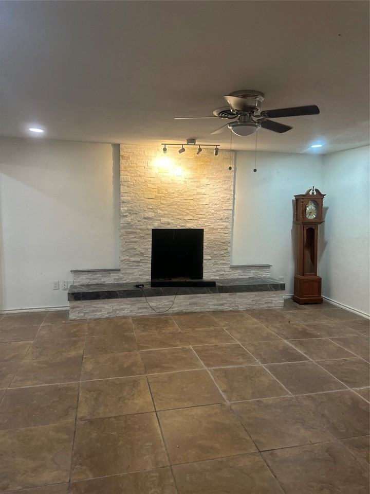 12125 Bellafonte Dr - Photo 7 of 18