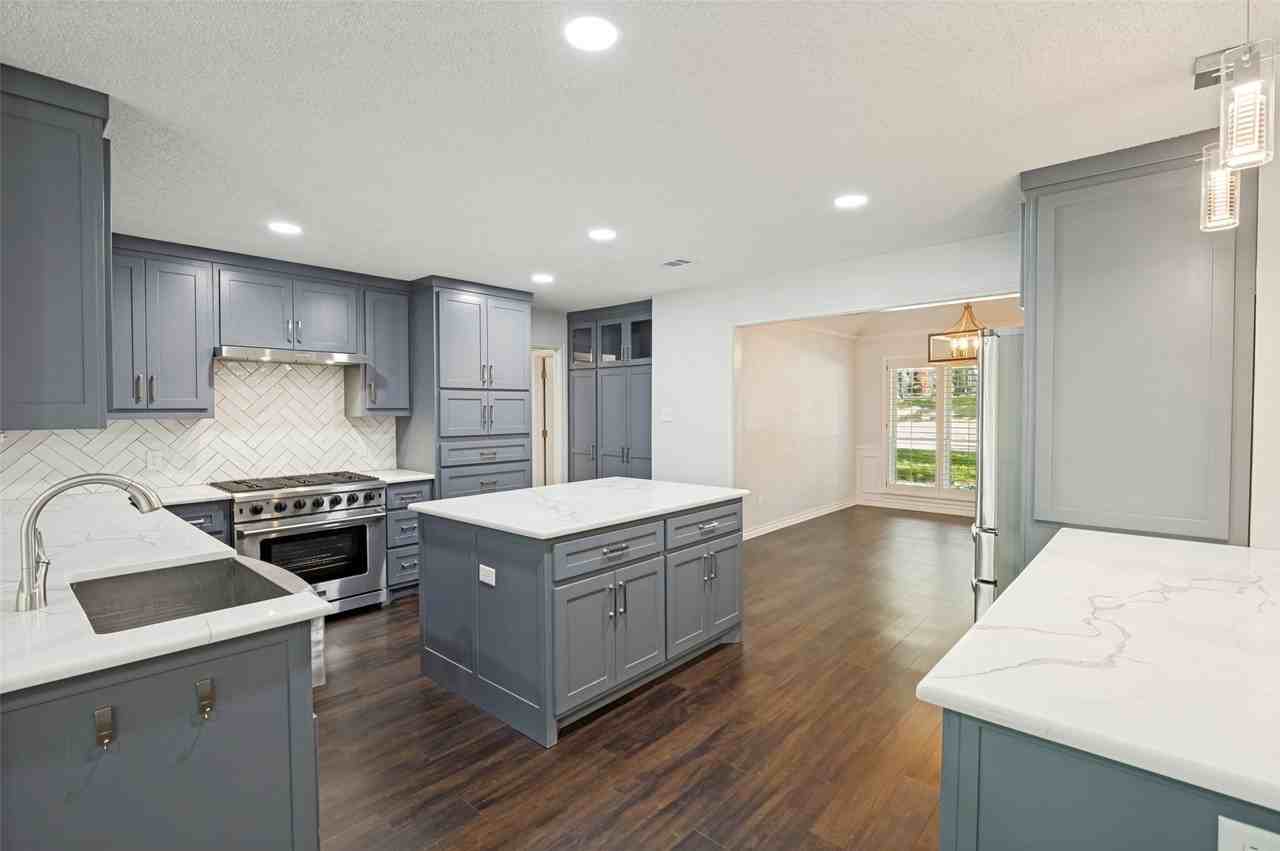 805 Crowley Rd - Photo 2 of 28