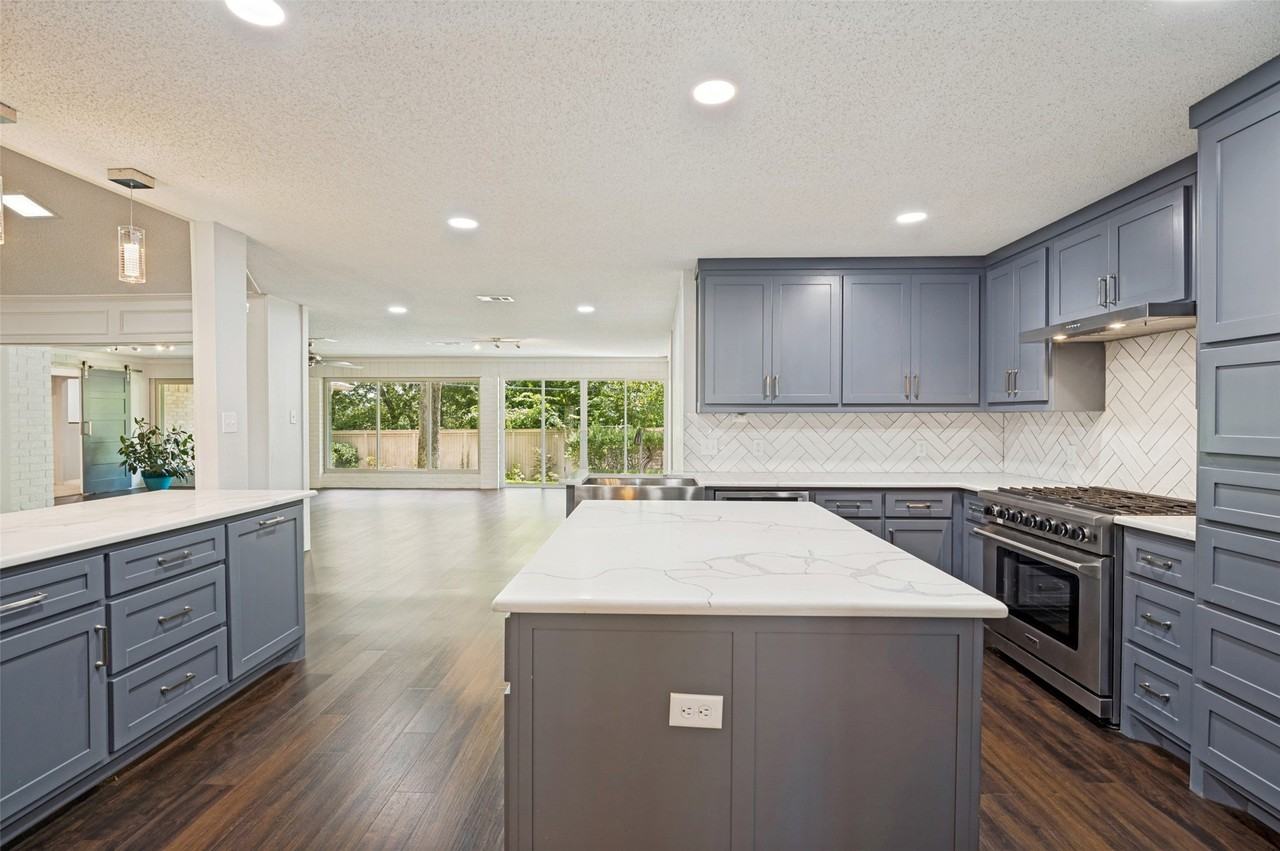 805 Crowley Rd - Photo 4 of 28